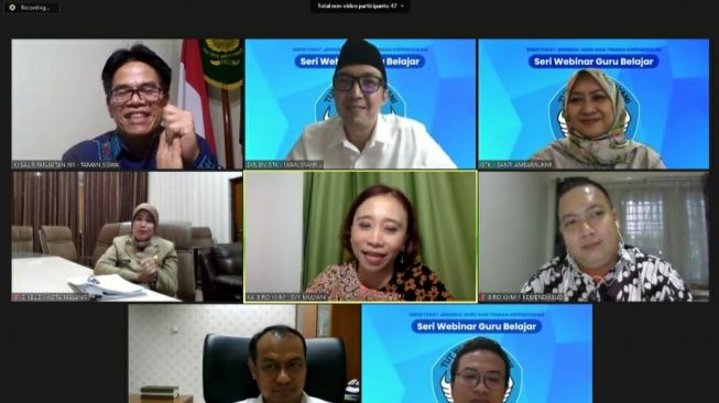 Bincang Sore Bersama media Forum Wartawan Pendidikan secara virtual, Senin (13/7/2020). (Dok : Kemendikbud). 