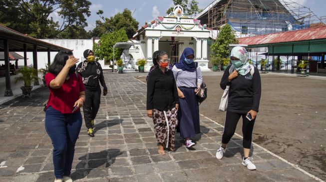 Suasana di kompleks Keraton Yogyakarta, DI Yogyakarta, Selasa (14/7/2020). [ANTARA FOTO/Hendra Nurdiyansyah]