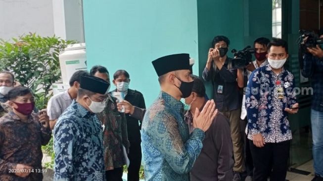 Ketua Umum DPP Partai Demokrat Agus Harimurti Yudhoyono saat berkunjung ke kantor MUI pusat. (Suara.com/Bagaskara).