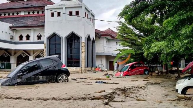 Korban Tewas Banjir Masamba Luwu Utara Terus Bertambah Jadi 16 Orang