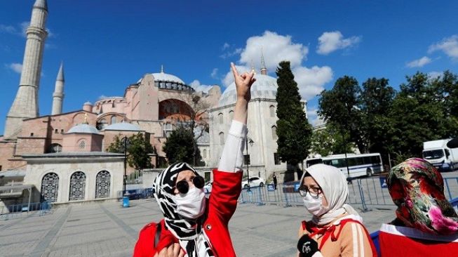 Mosaik Ayasofya Akan Ditutup ketika Waktu Salat