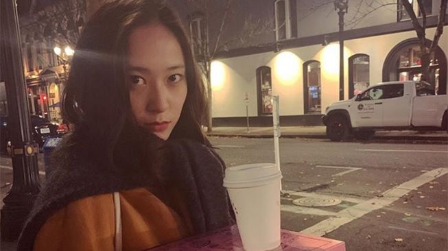 Padu Padan Baju ala Krystal Jung, Lagi Trending karena Drama Terbaru