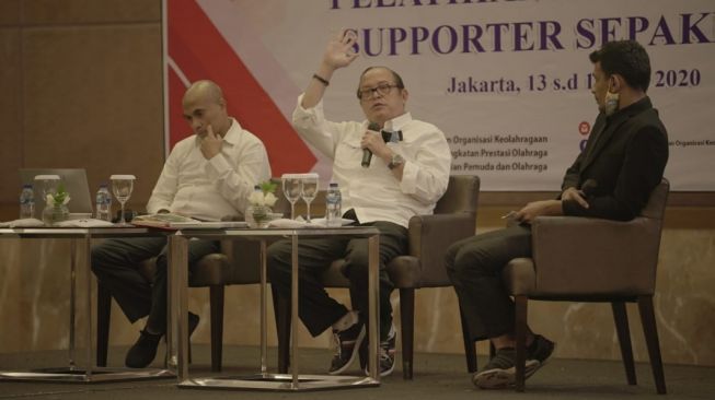 Ketua Komdis PSSI, Erwin Tobing (tengah). (dok. PSSI)