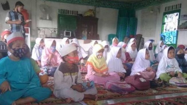 Forhati Sumsel Bantu Ringankan Beban Orang Tua Yatim Binaan
