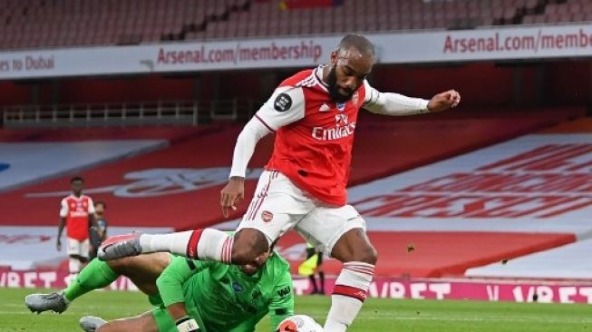 Yuk Intip Koleksi Mobil Mewah Alexandre Lacazette, Harganya Bikin Ngilu!