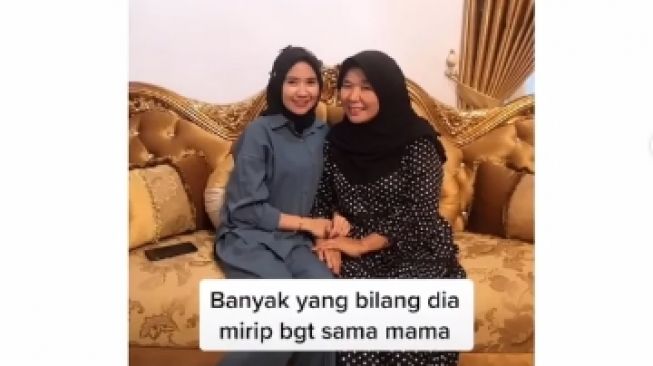 Viral Video Calon Menantu Mirip Calon Mertua, Warganet: Mamanya Versi Muda