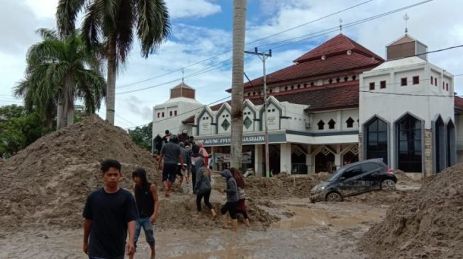 Dahsyat Banjir Bandang Luwu Utara, 4 Sekolah Tertimbun Lumpur