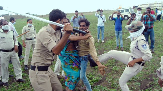 Viral Pasutri di India Tenggak Pestisida Gegara Lahannya Digusur