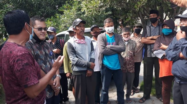 Ganti Rugi Lahan Kereta Bandara Tak Jelas, Warga Kaligintung Gerudug Camat