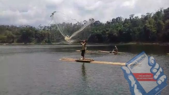 Danau Ranu Segaran Probolinggo, Hasilkan Puluhan Ton Ikan