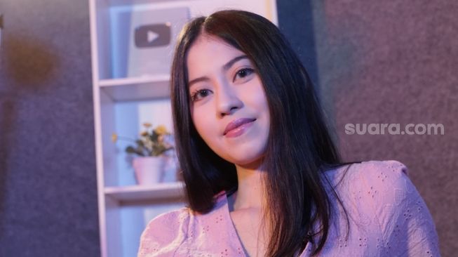 Kejar Impian Jadi Artis, Devi Indriani Rela Tinggalkan Kampung Halaman
