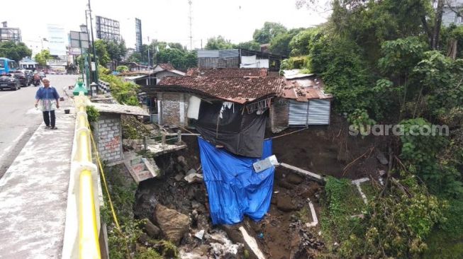 5 Bulan Talut Longsor di Jlagran Tak Diperbaiki, Umboro Tak Tenang di Rumah