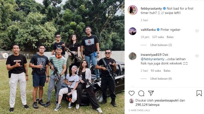 Unggahan Febby Rastanty bersama teman-temannya saat latihan menembak [Instagram/@febbyrastanty]