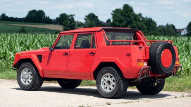 Lamborghini LM002. (silodrome.com)