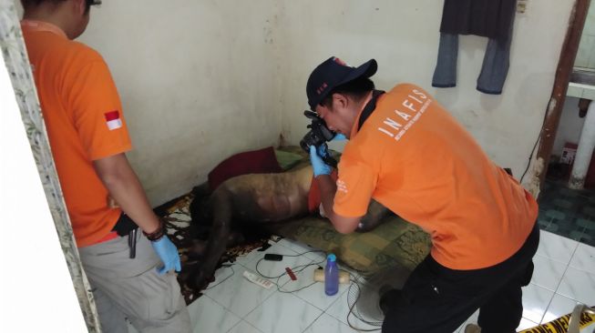 Dua Hari Dicari-cari Kekasih, Pemuda Asal Way Lima Tewas di Kontrakan