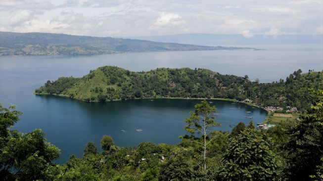 Danau Toba di Parapat, Sumatera Utara, Indonesia pada 21 Juli 2020. [Foto/Anadolu Agency