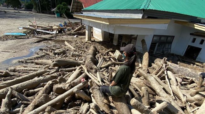 Putri Pariwisata Indonesia 2017 Tita Kamila selamat dari banjir bandang Luwu Utara (Instagram)