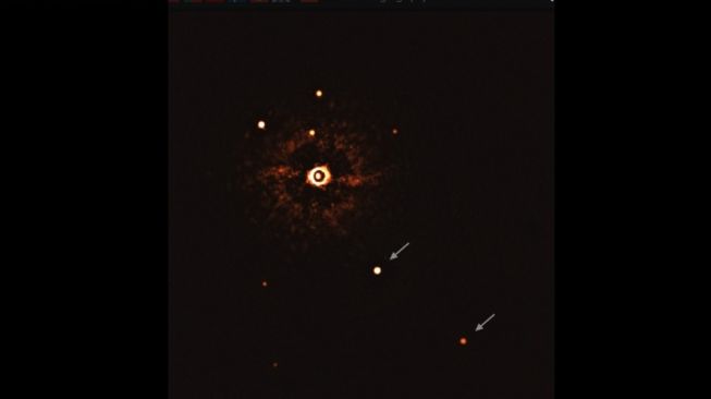 Astronom Deteksi Uap Air Garam di Bintang Bermassa 25 Kali Matahari