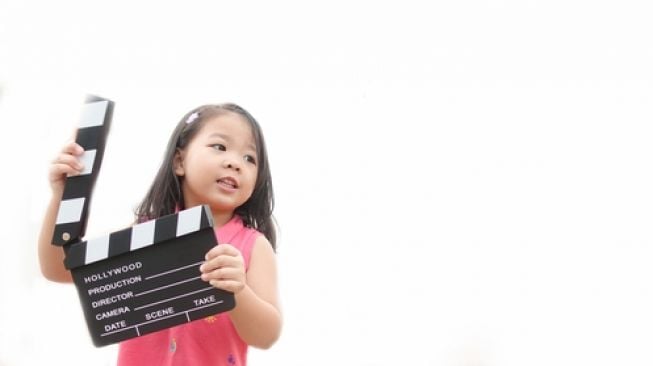 Ilustrasi anak membuat film. (Shutterstock)