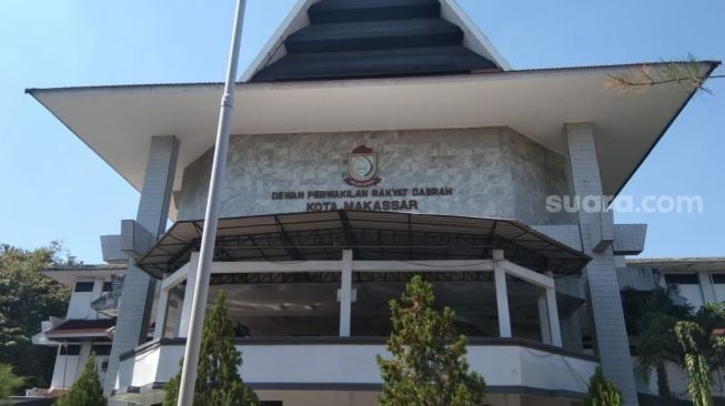 Ada 2 Positif Corona, Tamu Bebas Keluar Masuk Gedung DPRD Makassar