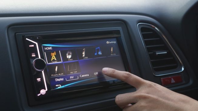 Bukan Lagi Tren, China 'Haramkan' Layar Sentuh untuk Fitur Vital Mobil, Ini Alasannya