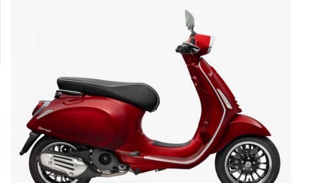 Vespa Primavera S i-get ABS Red Scarlatto [Vespa via ANTARA News].