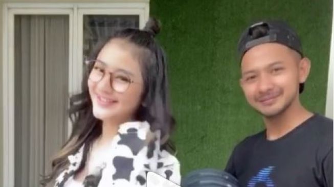 Kompak Abis! Gian Zola dan Ghea Youbi Main TikTok Lagu Viral Akang Gendang