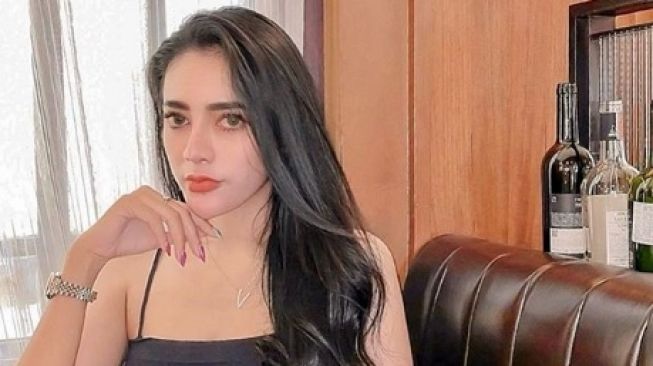 Heboh Artis VS Ditangkap Polisi, IG Vernita Syabilla Diserbu Netizen