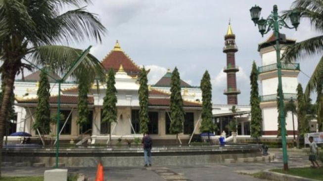 Pandemi Corona, Masjid SMB Jayo Wikramo Palembang Potong Kurban Malam