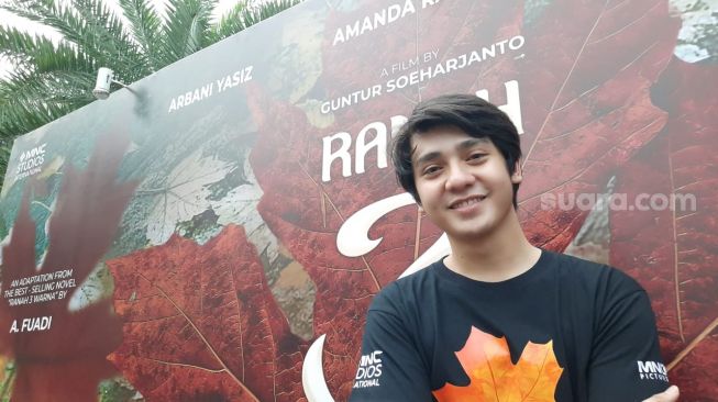 Pakai Baju Peninggalan Ayahnya, Arbani Yasiz Tuai Sorotan