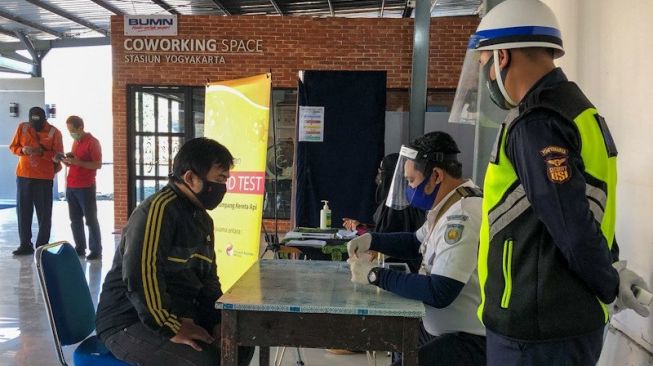 Ada Layanan Rapid Test di Stasiun Tugu, Penumpang KA Mengaku Terbantu