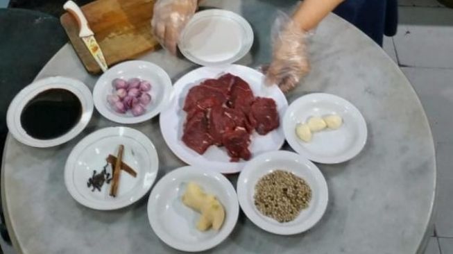 Bahan yang harus disiapkan untuk membuat malbi. [Suara.com/Rio]