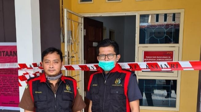 Rumah Mantan Kacab PT BPRS Muntok Disita Jaksa