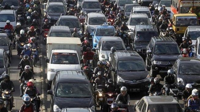 Libur Panjang, Pusat Belanja di Solo Dipadati Kendaraan dari Luar Kota
