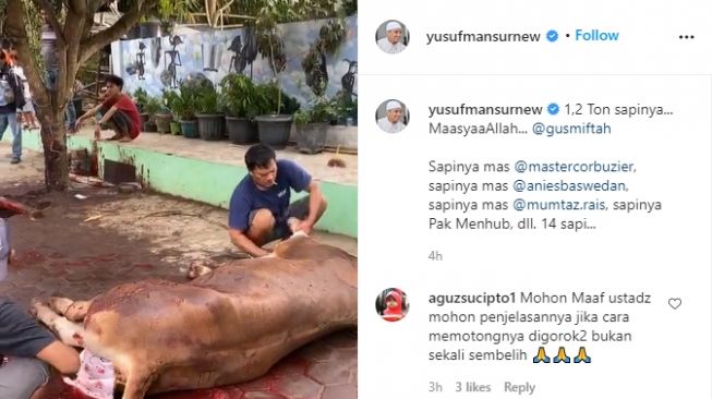 Ustadz Yusuf Mansur melihat pemotongan hewan kurban di Pondok Pesantren Ora Aji