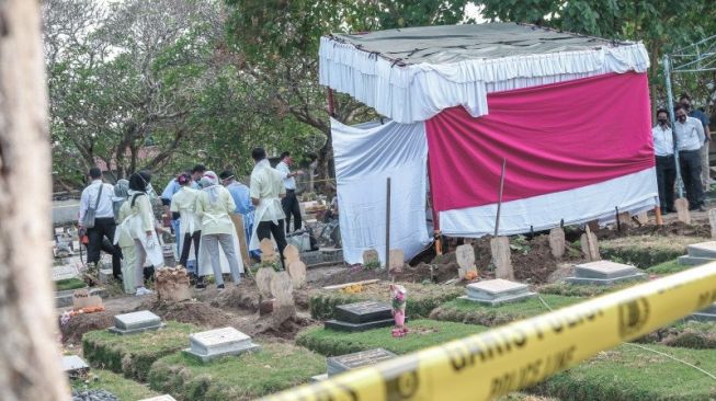Tewas Menggantung di Rumah Perwira Polisi, Makam Linda Dibongkar Lagi