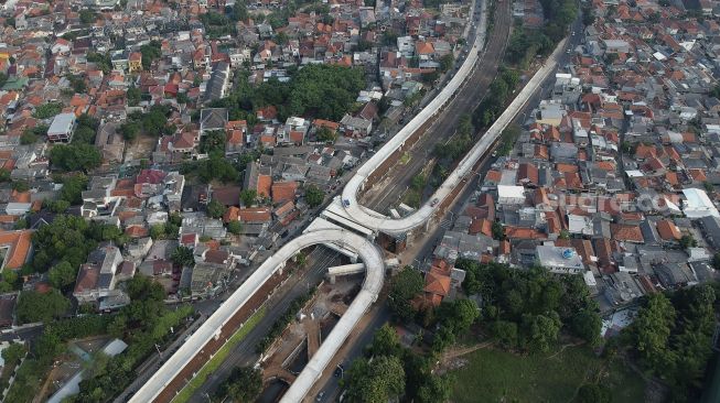 Proyek Flyover Tapal Kuda Lenteng Agung dan Tanjung Barat Hampir Rampung