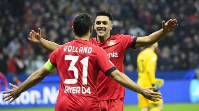 Pemain Bayern Leverkusen Nadiem Amiri rayakan golnya ke gawang lawan. [AFP]