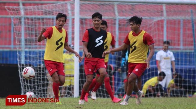 Sempat Tertunda, Arema FC Kenalkan Sponsor Baru di Jersey Latihan