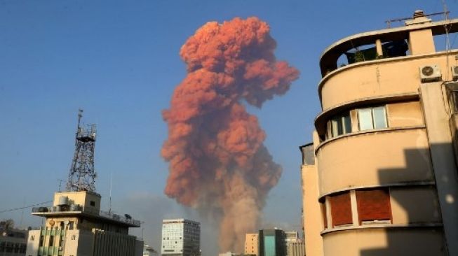 Ledakan terjadi di Beirut, Lebanon, Selasa (4/8/2020). [AFP]