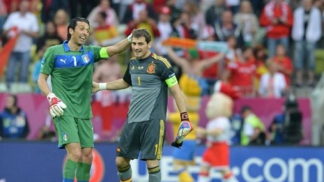 Gianluigi Buffon Kirim Pesan Romantis ke Iker Casillas, Bikin Baper!