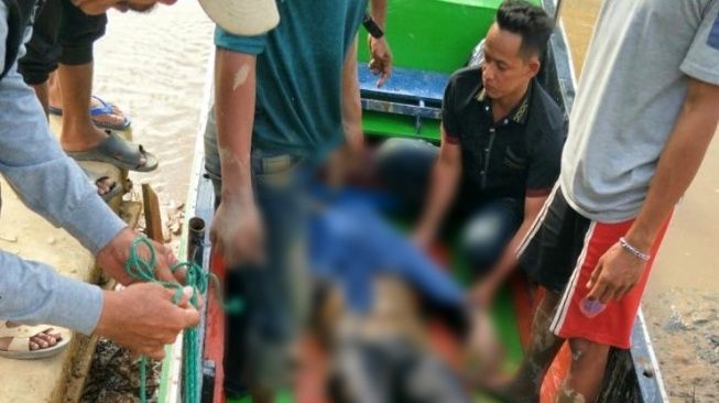 Kisah Menegangkan Pencarian Korban Hilang Tabrakan Speedboat vs Tongkang