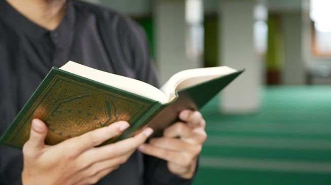 Adab Membaca Al Quran Sesuai Dengan Tuntunan Rasulullah