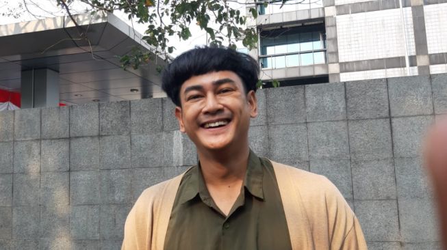 Jarang Wara-wiri di TV, Dwi Andhika Bantah Sepi Job