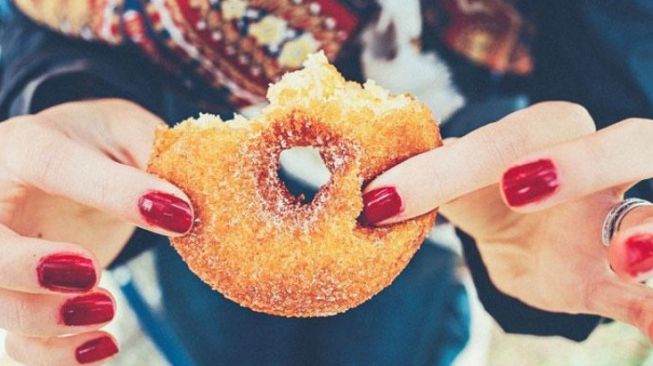 4 Gejala Kolesterol Tinggi yang Dialami Wanita dan Cara Mengatasinya
