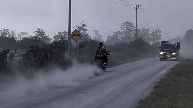 11 Menit 59 Detik Gunung Sinabung Erupsi Hari Ini