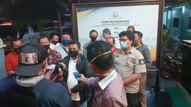 PNS yang Buron 8 Tahun dalam Kasus Korupsi Dana Hibah Pemprov DKI Tertangkap (Suara.com/M. Yacub)