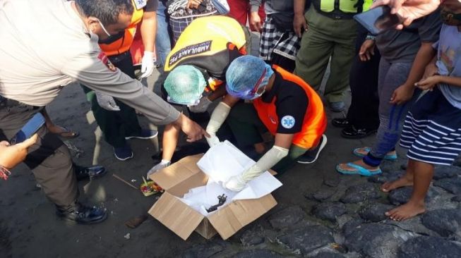 2 Pelajar Temukan Mayat Bayi di Pantai, Diduga Hasil Hubungan Gelap