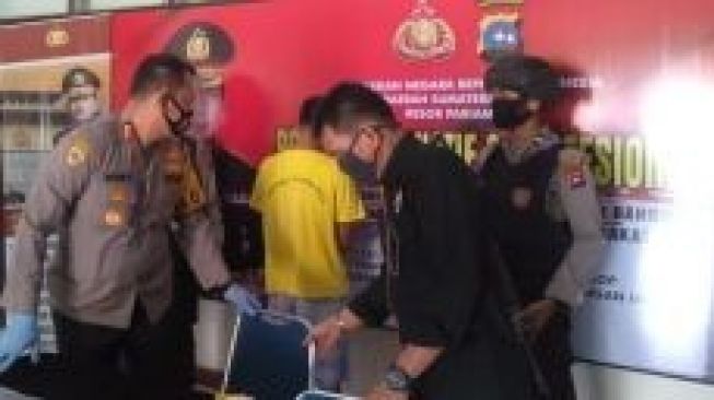 Polisi Tangkap Pelaku Begal Payudara di Kota Pariaman