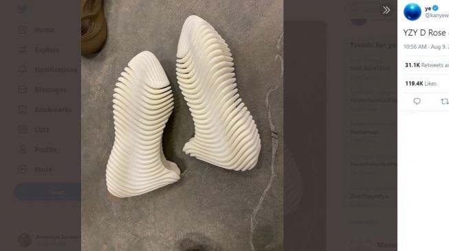 Bentuknya Terlalu Unik, Desain Sepatu Yeezy Diejek Mirip Tulang Ikan